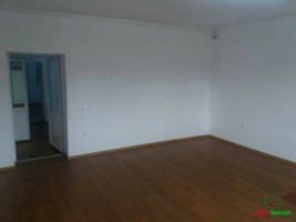 spatiu-comercial-plus-birouri-130-mp-de-inchiriat-in-sibiu-pe-strada-lunga-2